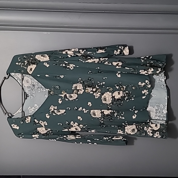 Torrid Fit and Flare Floral Blouse - Picture 1 of 3